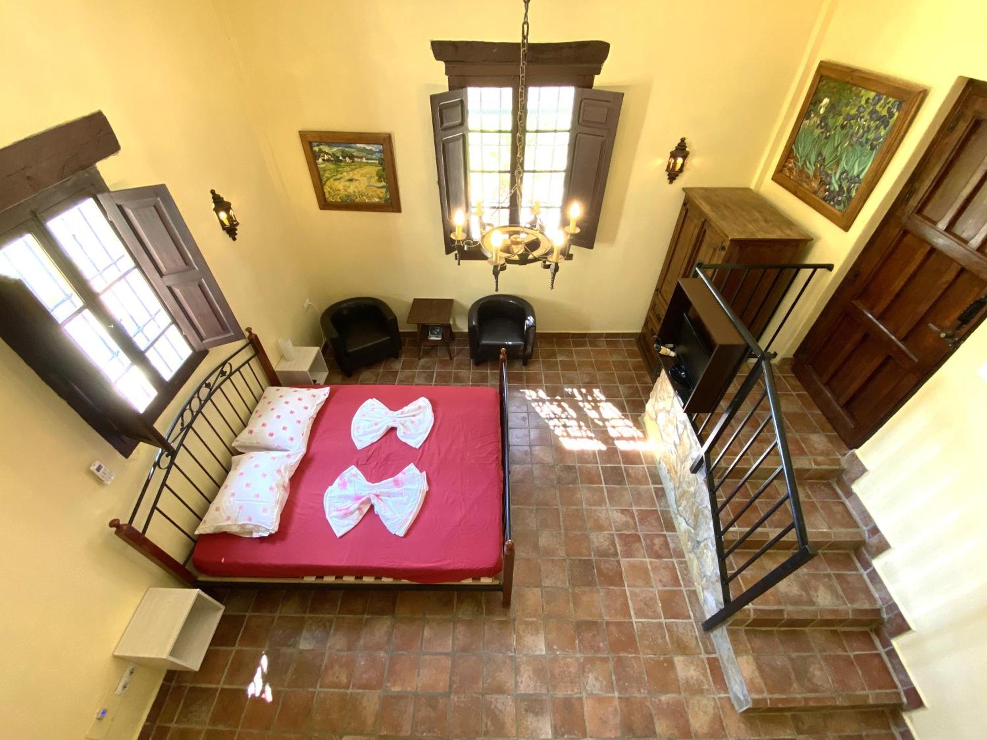 Castle Tower Apartment In Rural Holiday Park 'Bernard' Толокс Екстериор снимка